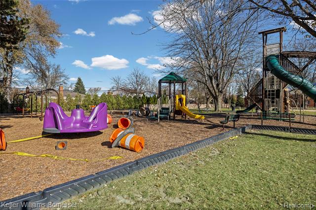 Builiding view nineteen for 18574 Masonic, Fraser, MI. 48026