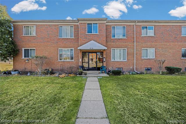 Builiding view one for 18574 Masonic, Fraser, MI. 48026