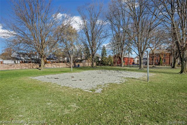 Builiding view twenty one for 18574 Masonic, Fraser, MI. 48026