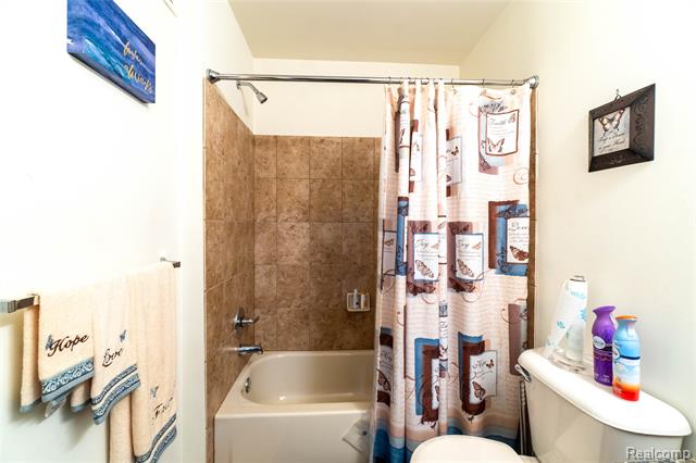 Builiding view eleven for 29726 Fox Run Circle, Warren, MI. 48092