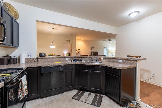 Builiding view nine for 29726 Fox Run Circle, Warren, MI. 48092