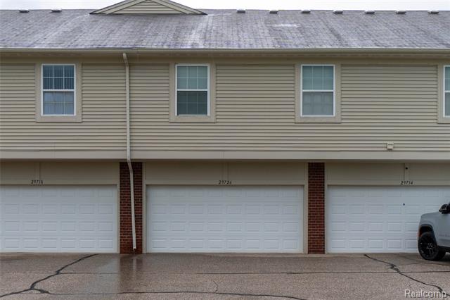 Builiding view twenty two for 29726 Fox Run Circle, Warren, MI. 48092