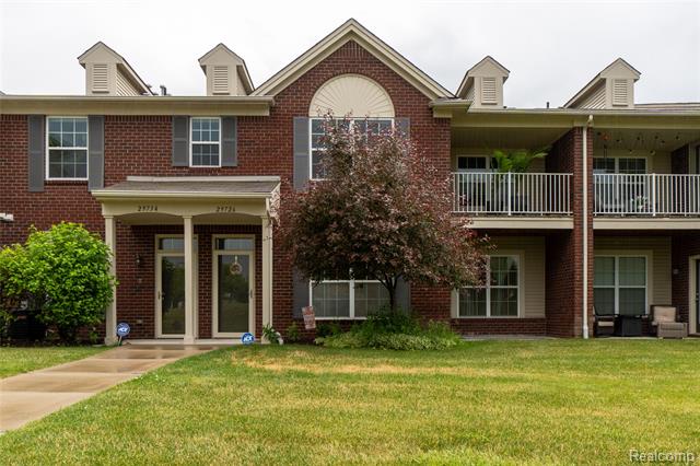 front view for 29726 Fox Run Circle, Warren, Mi. 48092