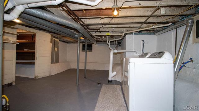 Builiding view thirty for 176 Scott St, Adrian, MI. 49221