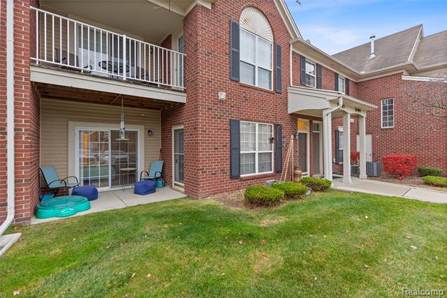 Builiding view nineteen for 26985 Carrington Pl, Harrison Township, MI. 48045