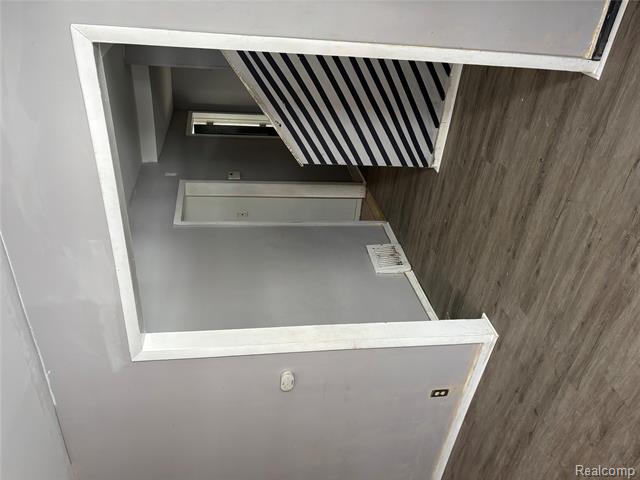 Builiding view eight for 1205 Stocker Ave, Flint, MI. 48503