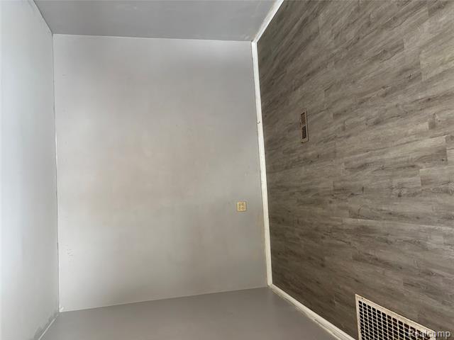 Builiding view three for 1205 Stocker Ave, Flint, MI. 48503