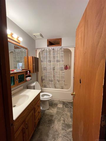 Builiding view eight for 3240 Weigl Rd, Saginaw, MI. 48609