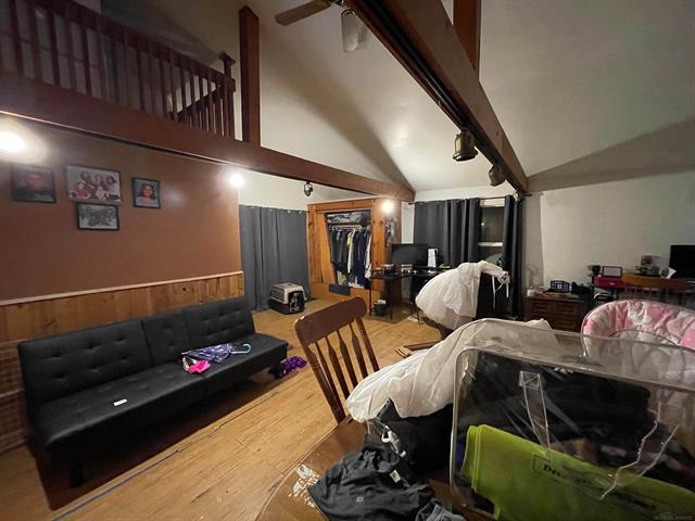 Builiding view six for 3240 Weigl Rd, Saginaw, MI. 48609