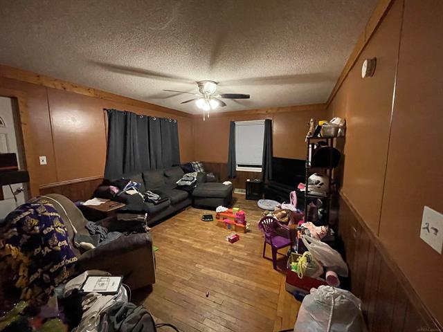 Builiding view three for 3240 Weigl Rd, Saginaw, MI. 48609