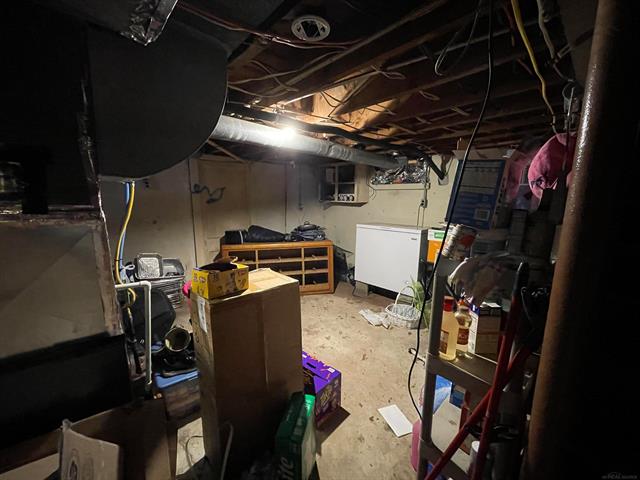 Builiding view twelve for 3240 Weigl Rd, Saginaw, MI. 48609