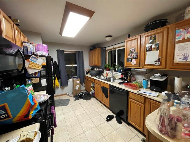 Builiding view two for 3240 Weigl Rd, Saginaw, MI. 48609