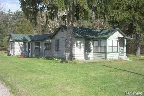 front view for 8239 Morrish Road, Flushing, Mi. 48433