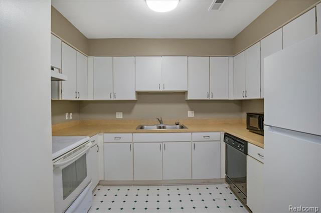 Builiding view ten for 23650 Cottrell, Clinton Township, MI. 48035