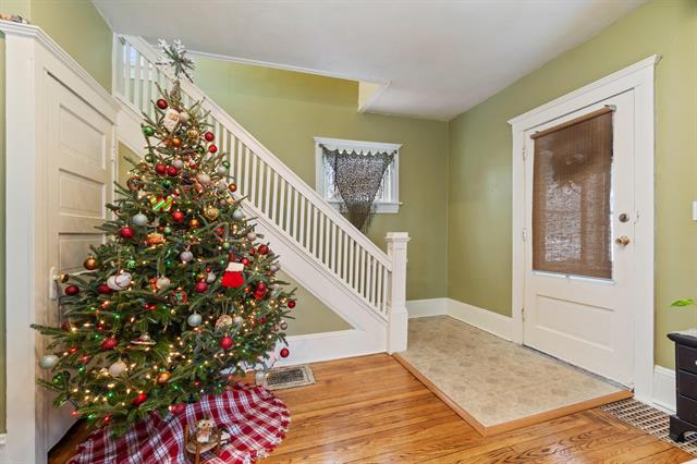 Builiding view eight for 771 Randolph St, Jackson, MI. 49203