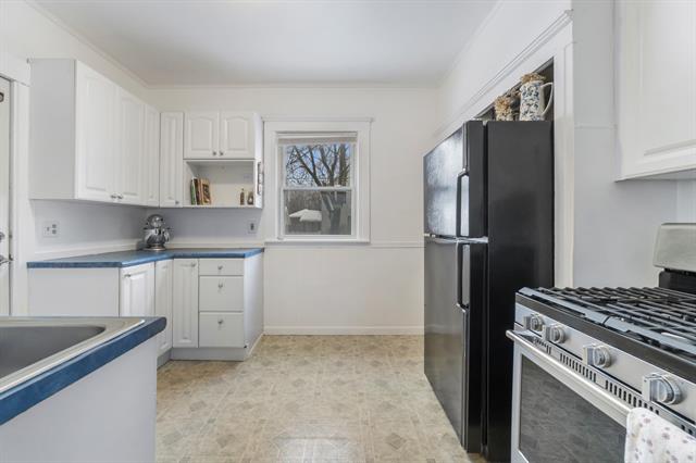 Builiding view eighteen for 771 Randolph St, Jackson, MI. 49203