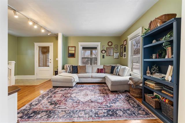 Builiding view eleven for 771 Randolph St, Jackson, MI. 49203