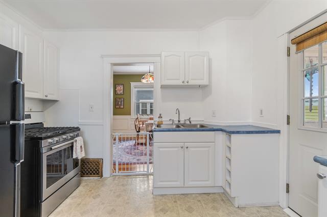 Builiding view nineteen for 771 Randolph St, Jackson, MI. 49203