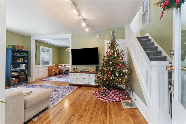 Builiding view seven for 771 Randolph St, Jackson, MI. 49203