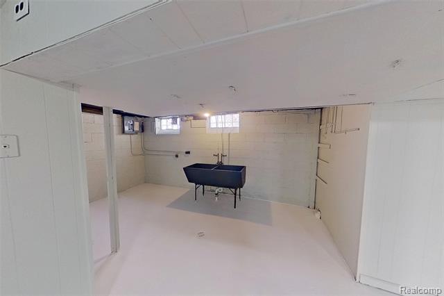 Builiding view forty five for 8401 7 Mile Road, Detroit, MI. 48221