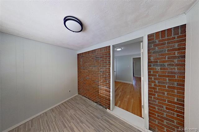 Builiding view thirty nine for 8401 7 Mile Road, Detroit, MI. 48221