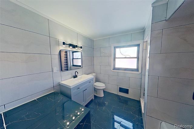 Builiding view twenty one for 8401 7 Mile Road, Detroit, MI. 48221