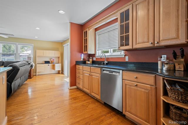 Builiding view eleven for 10065 Hart, Huntington Woods, MI. 48070