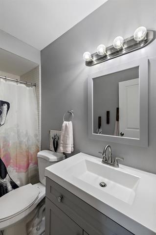 Builiding view eight for 1991 Orleans, Detroit, MI. 48207