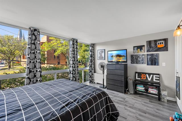 Builiding view eighteen for 1991 Orleans, Detroit, MI. 48207