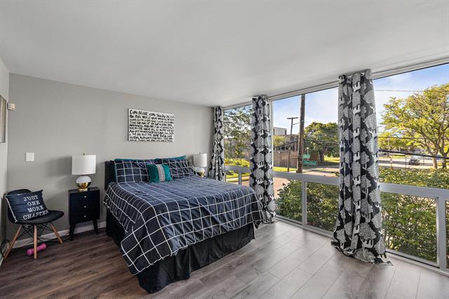 Builiding view seventeen for 1991 Orleans, Detroit, MI. 48207