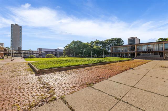 Builiding view twenty four for 1991 Orleans, Detroit, MI. 48207