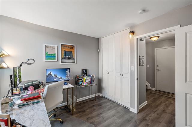 Builiding view twenty one for 1991 Orleans, Detroit, MI. 48207