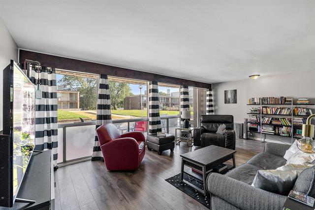 Builiding view two for 1991 Orleans, Detroit, MI. 48207