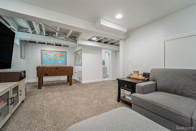 Builiding view eighteen for 636 S Connecticut, Royal Oak, MI. 48067