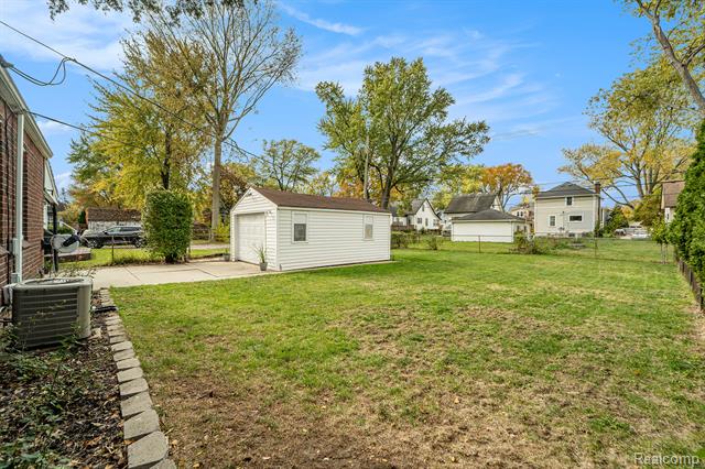 Builiding view twenty three for 636 S Connecticut, Royal Oak, MI. 48067