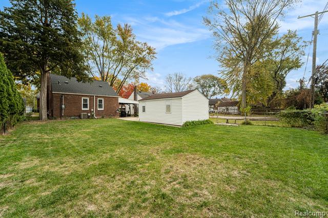 Builiding view twenty two for 636 S Connecticut, Royal Oak, MI. 48067