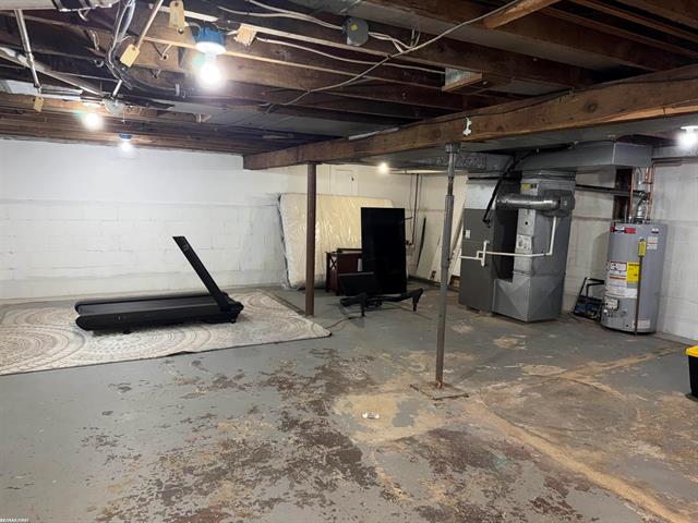 Builiding view thirty five for 608 S Edgeworth, Royal Oak, MI. 48067