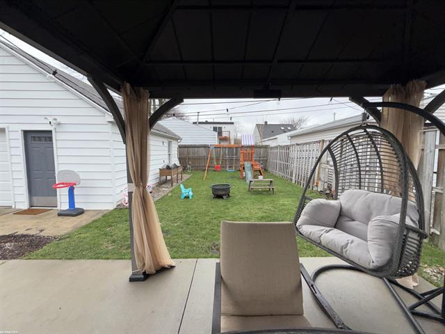 Builiding view thirty nine for 608 S Edgeworth, Royal Oak, MI. 48067