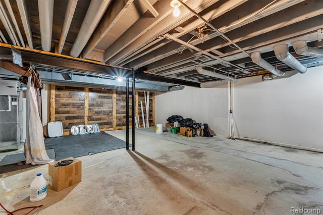 Builiding view forty six for 49285 Ashley Court, Utica, MI. 48315