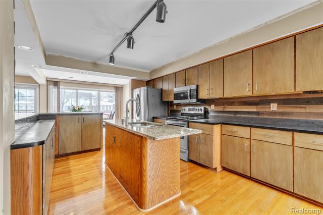 Builiding view twenty one for 49285 Ashley Court, Utica, MI. 48315