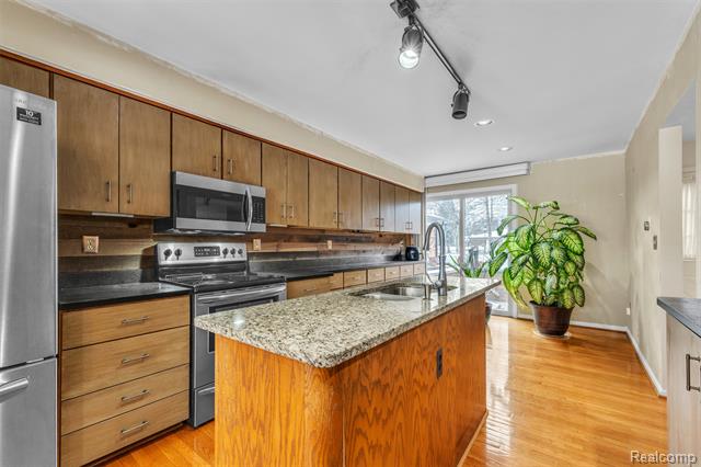 Builiding view twenty for 49285 Ashley Court, Utica, MI. 48315