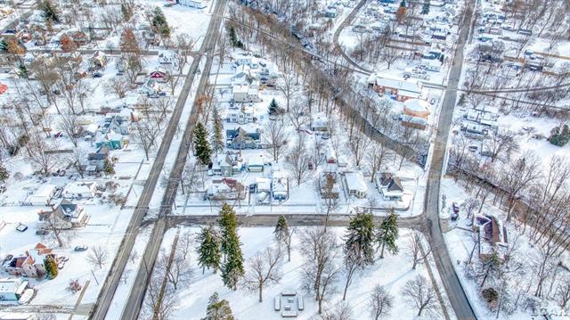 Builiding view thirty for 313 Rice, Adrian, MI. 49221