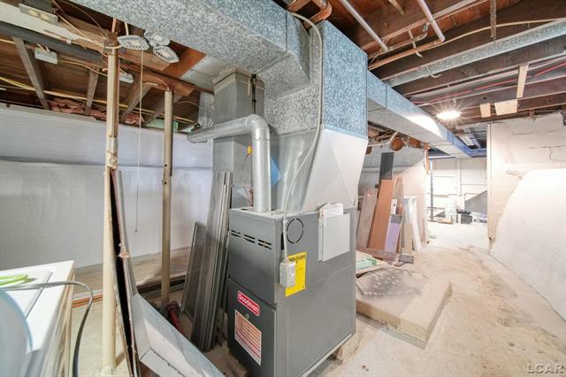 Builiding view twenty three for 313 Rice, Adrian, MI. 49221