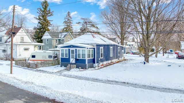 Builiding view two for 313 Rice, Adrian, MI. 49221