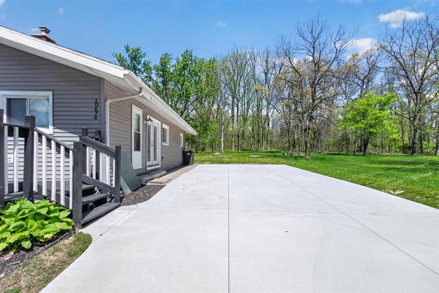 Builiding view nine for 10674 Wesch Rd, Brooklyn, MI. 49230
