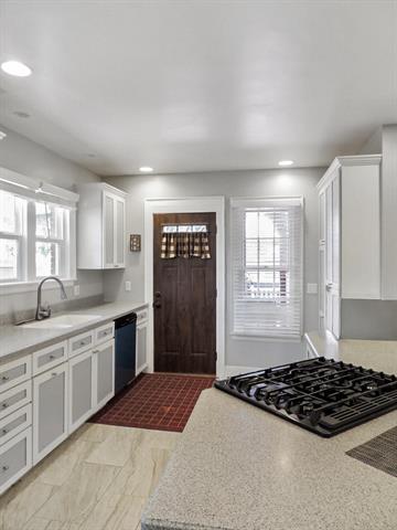 Builiding view seven for 746 Oakridge Dr, Jackson, MI. 49203