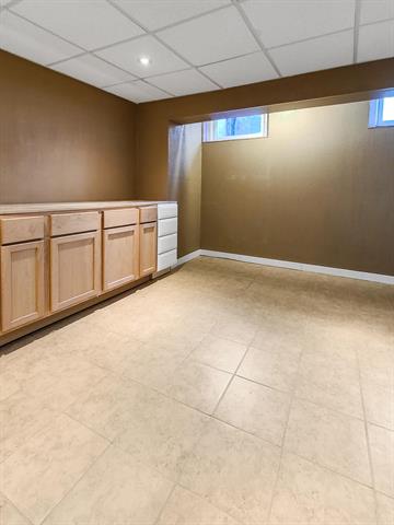 Builiding view twenty one for 746 Oakridge Dr, Jackson, MI. 49203