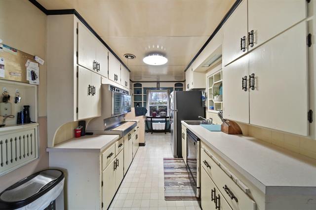 Builiding view fifteen for 3219 Mccain Rd, Jackson, MI. 49203