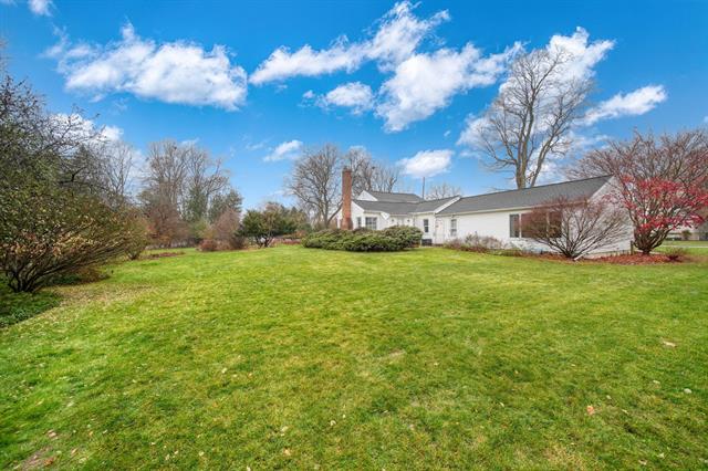 Builiding view forty three for 3219 Mccain Rd, Jackson, MI. 49203