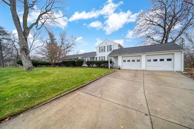 Builiding view one for 3219 Mccain Rd, Jackson, MI. 49203